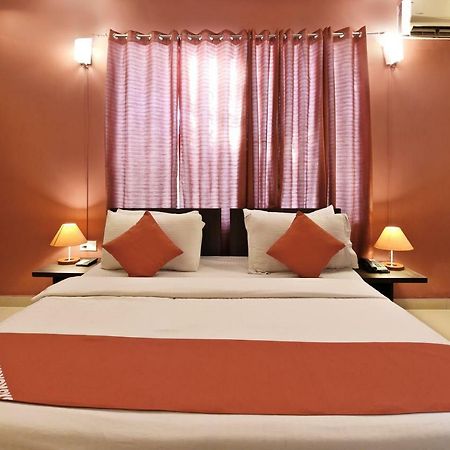 Oyo Flagship 387 Moulsari Avenue Hotel Gurgaon Ngoại thất bức ảnh