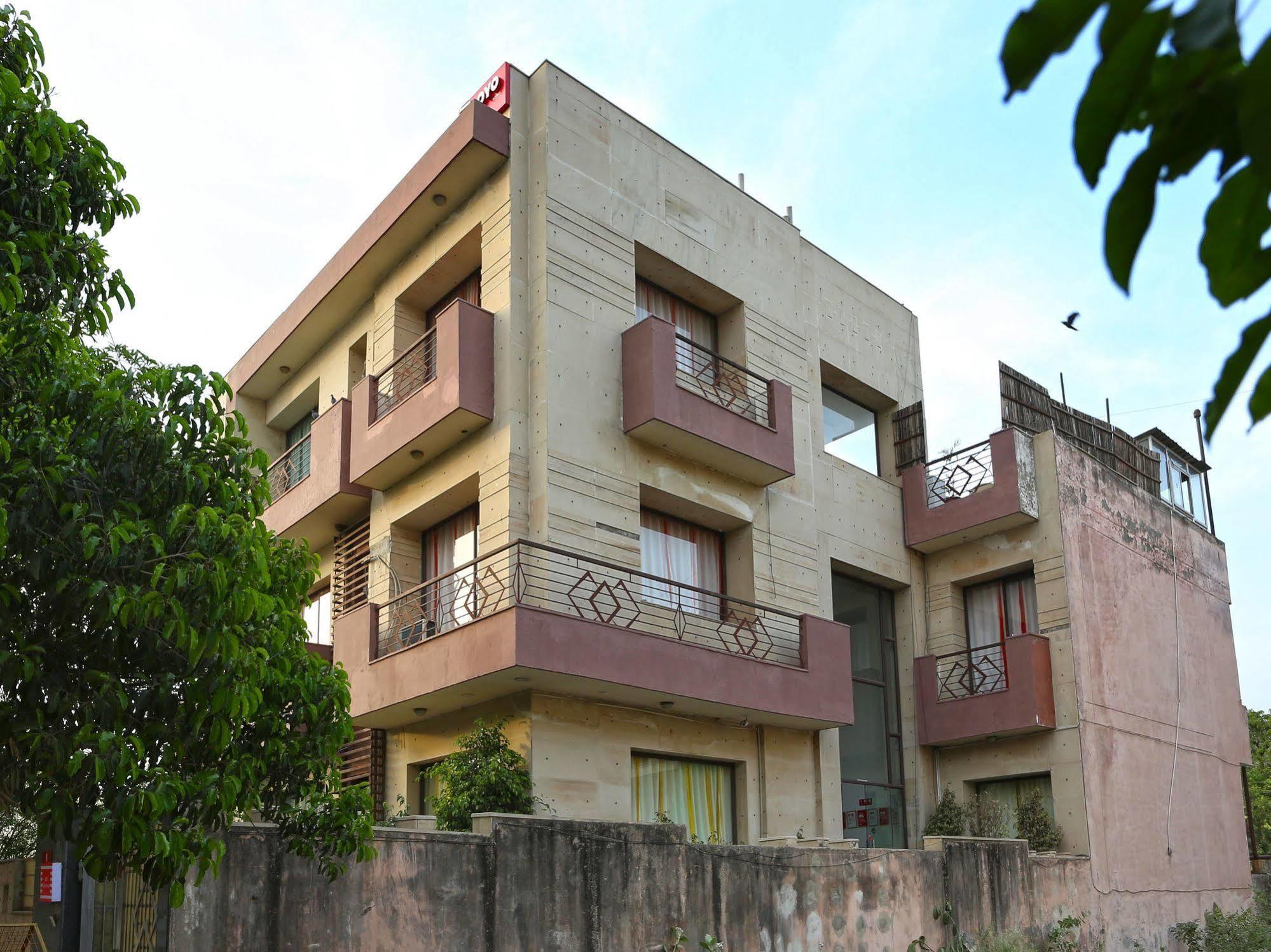 Oyo Flagship 387 Moulsari Avenue Hotel Gurgaon Ngoại thất bức ảnh