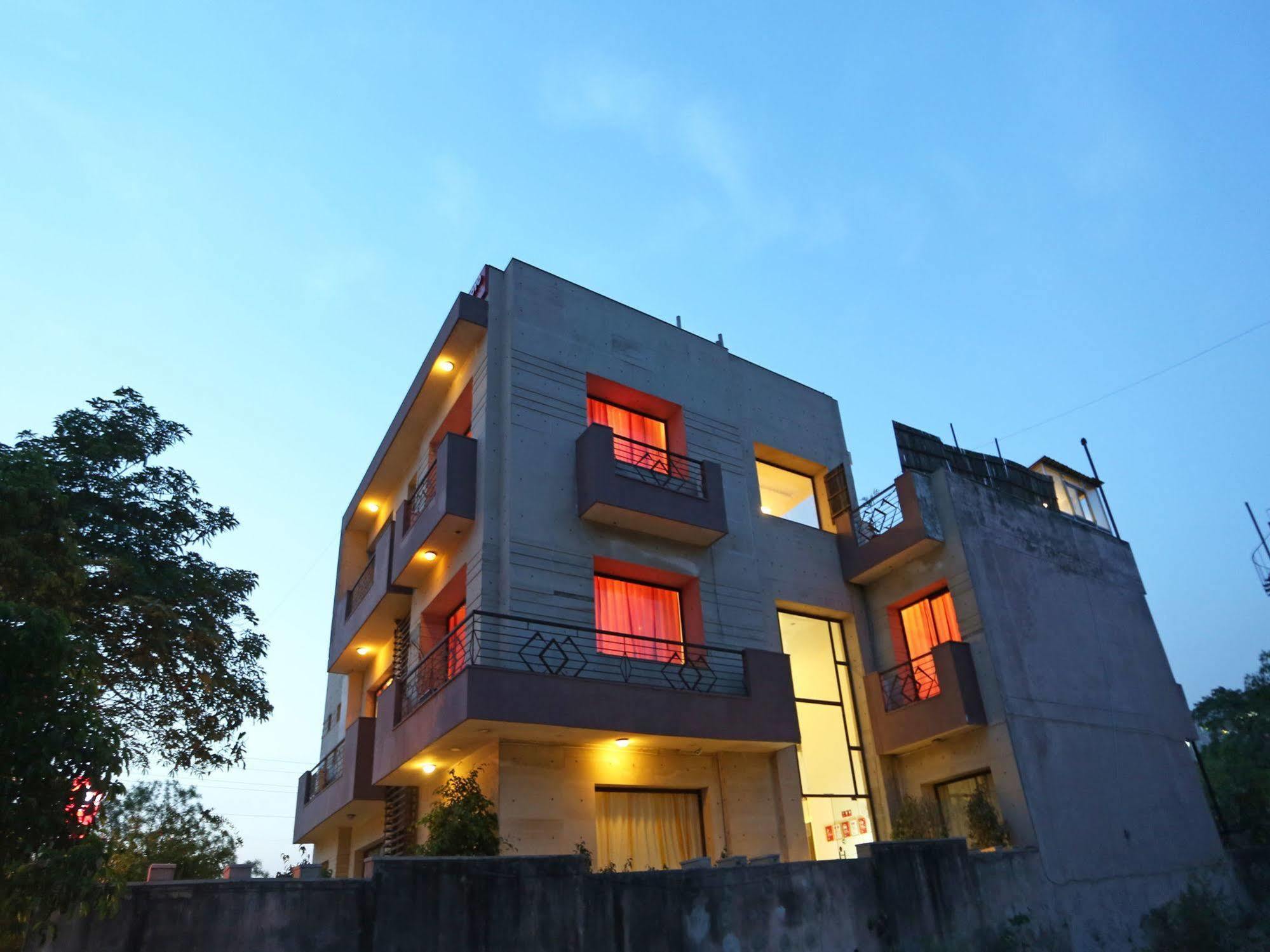 Oyo Flagship 387 Moulsari Avenue Hotel Gurgaon Ngoại thất bức ảnh