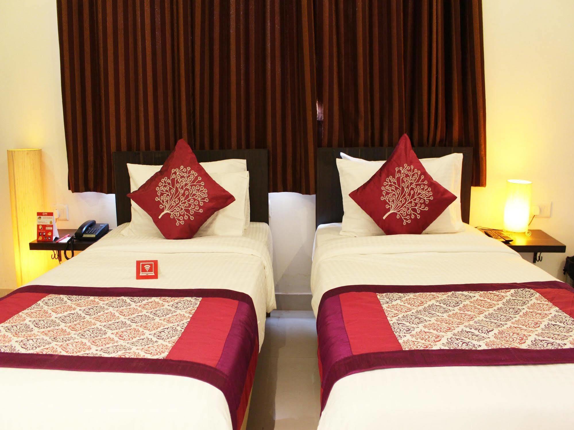 Oyo Flagship 387 Moulsari Avenue Hotel Gurgaon Ngoại thất bức ảnh