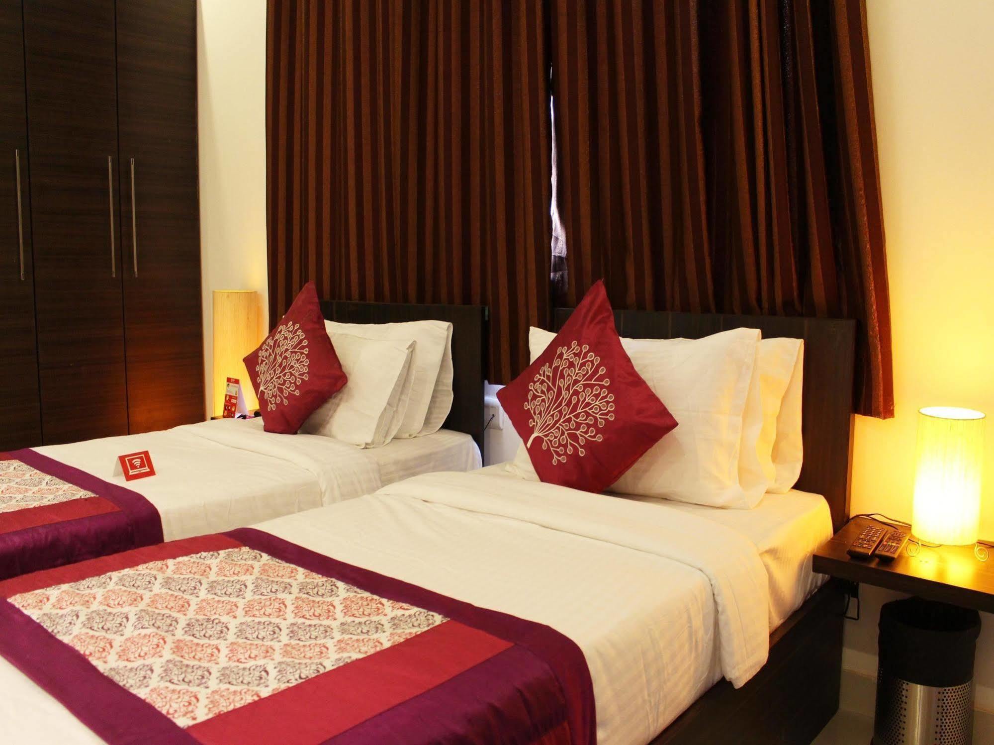 Oyo Flagship 387 Moulsari Avenue Hotel Gurgaon Ngoại thất bức ảnh