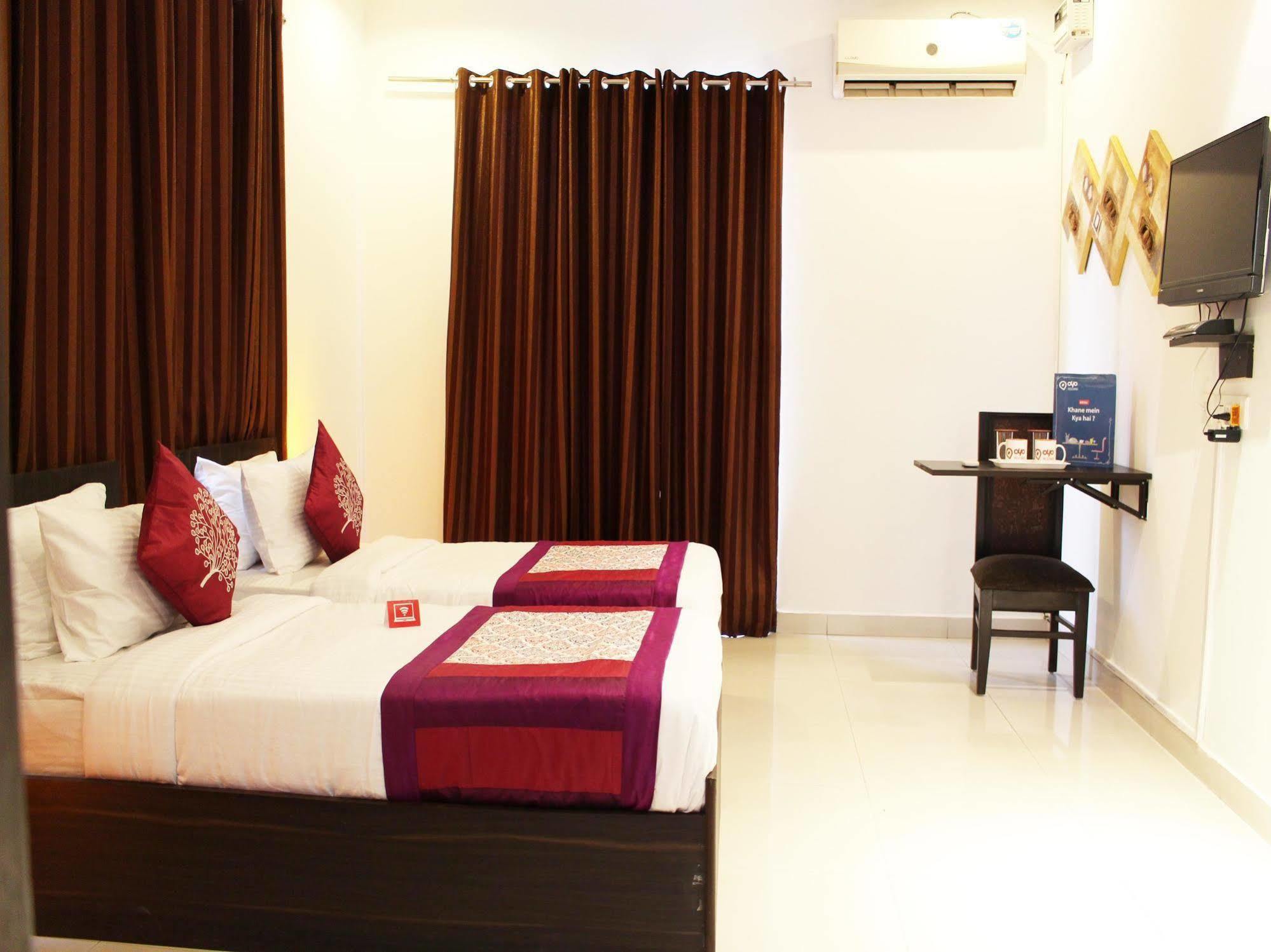 Oyo Flagship 387 Moulsari Avenue Hotel Gurgaon Ngoại thất bức ảnh