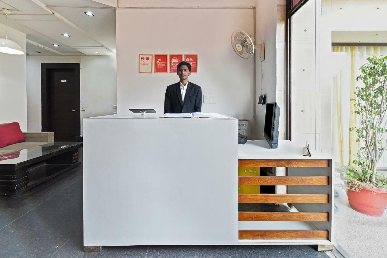 Oyo Flagship 387 Moulsari Avenue Hotel Gurgaon Ngoại thất bức ảnh