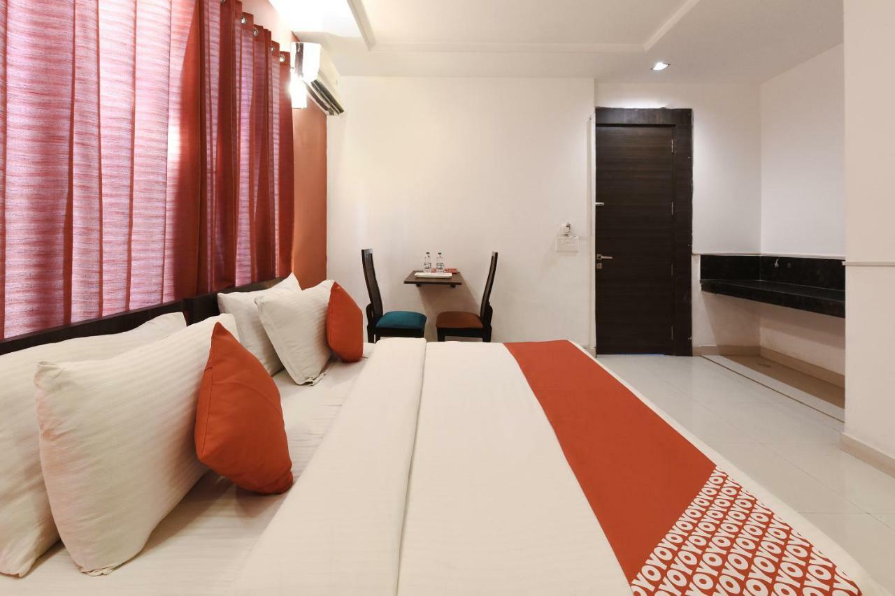 Oyo Flagship 387 Moulsari Avenue Hotel Gurgaon Ngoại thất bức ảnh