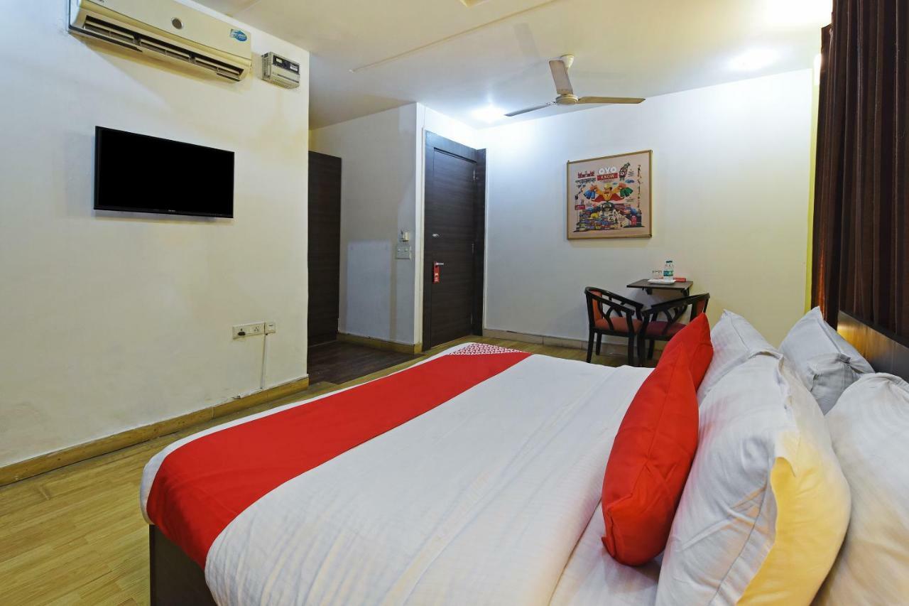 Oyo Flagship 387 Moulsari Avenue Hotel Gurgaon Ngoại thất bức ảnh