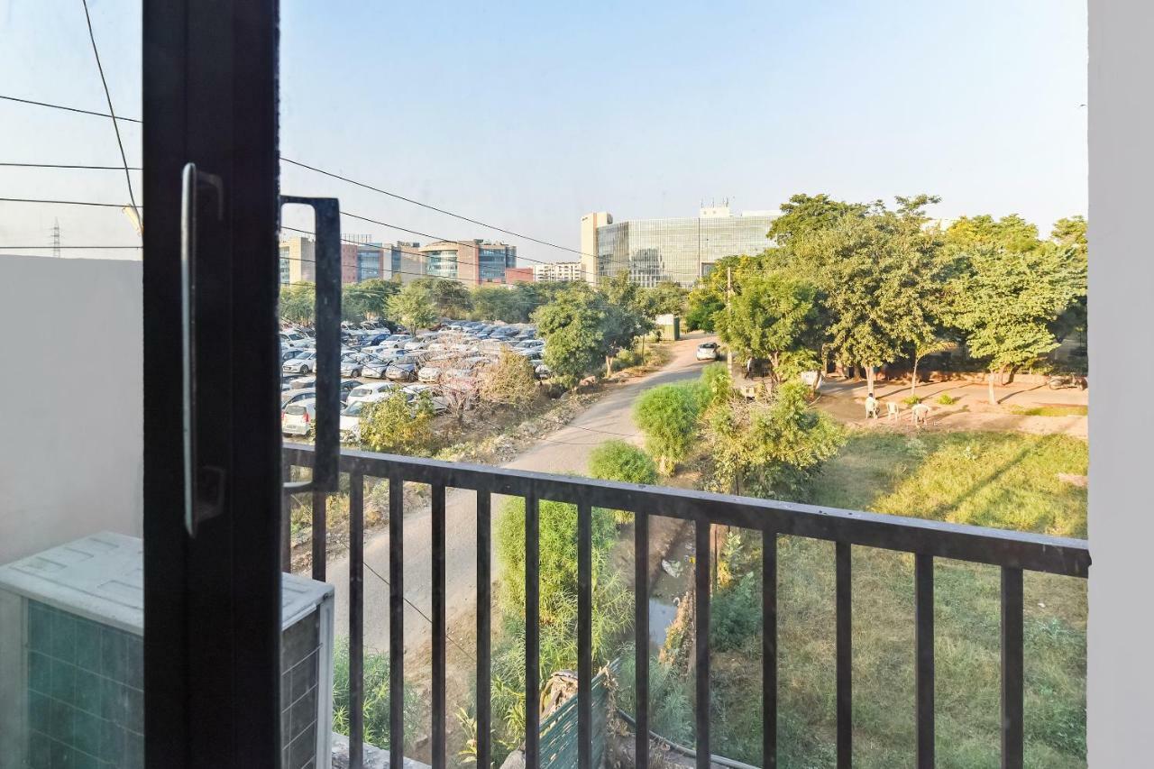 Oyo Flagship 387 Moulsari Avenue Hotel Gurgaon Ngoại thất bức ảnh