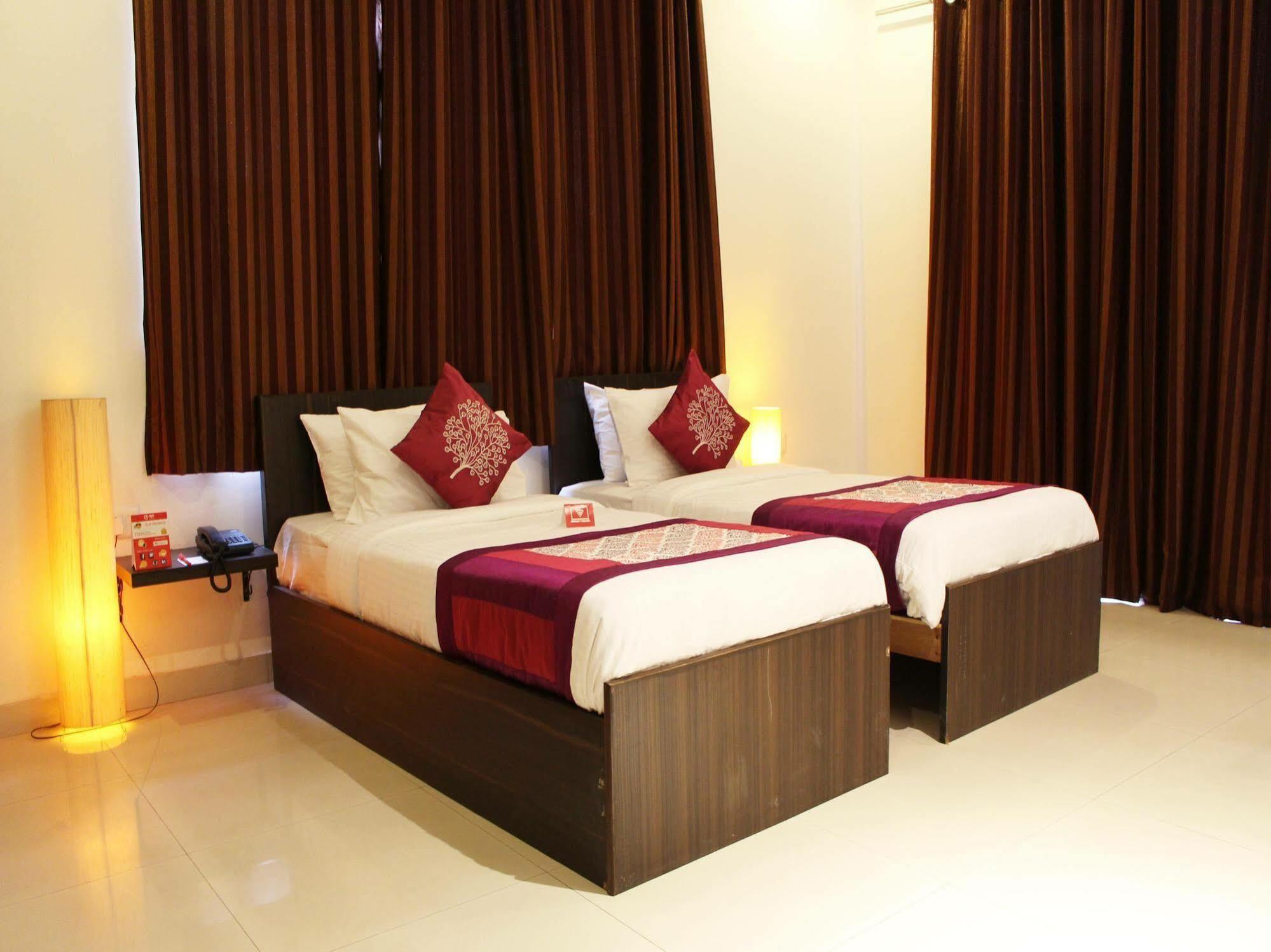 Oyo Flagship 387 Moulsari Avenue Hotel Gurgaon Ngoại thất bức ảnh
